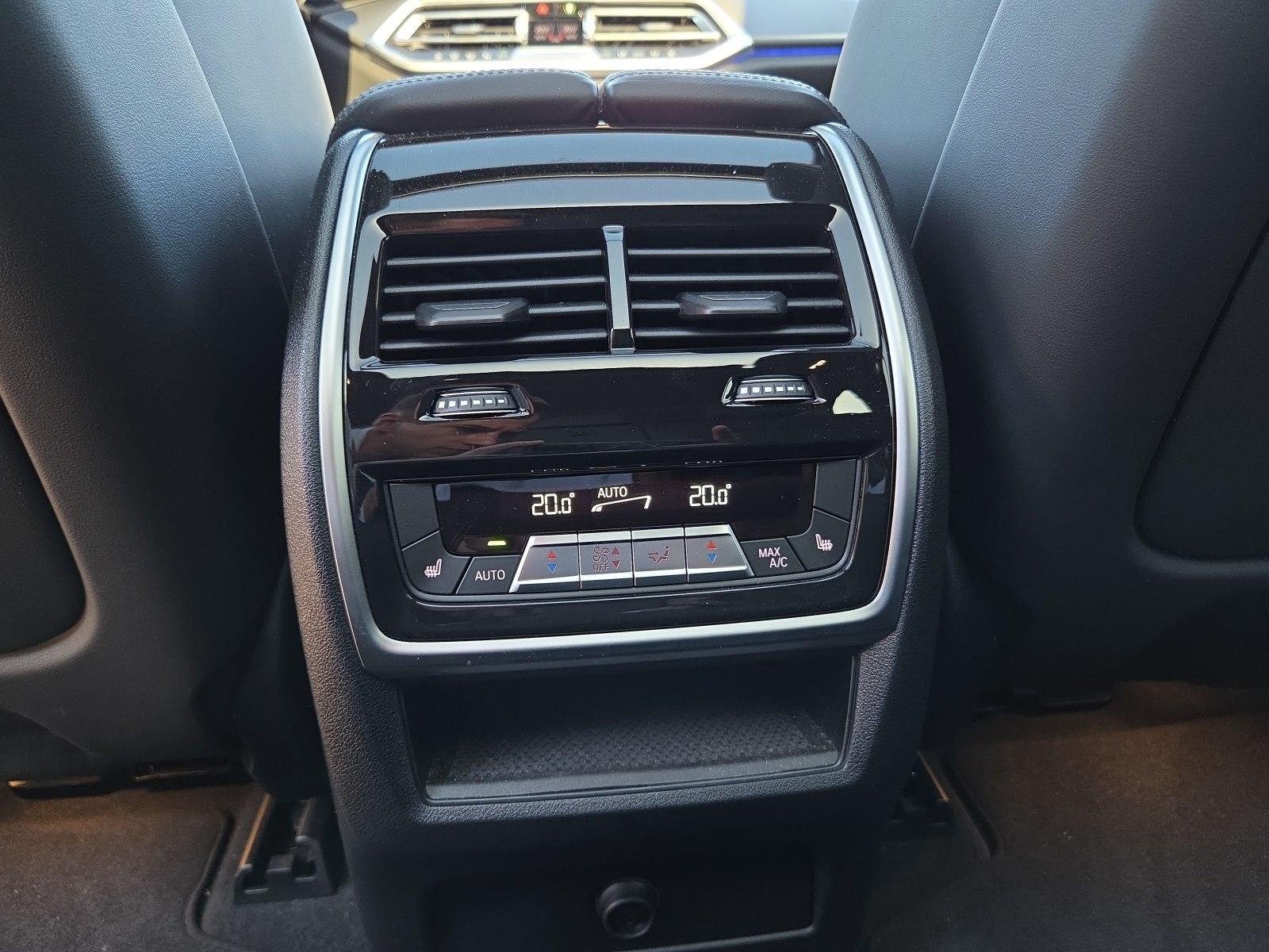 BMW X5 xDrive30d AHK Laser HEAD-UP SITZBELÜFT PANO