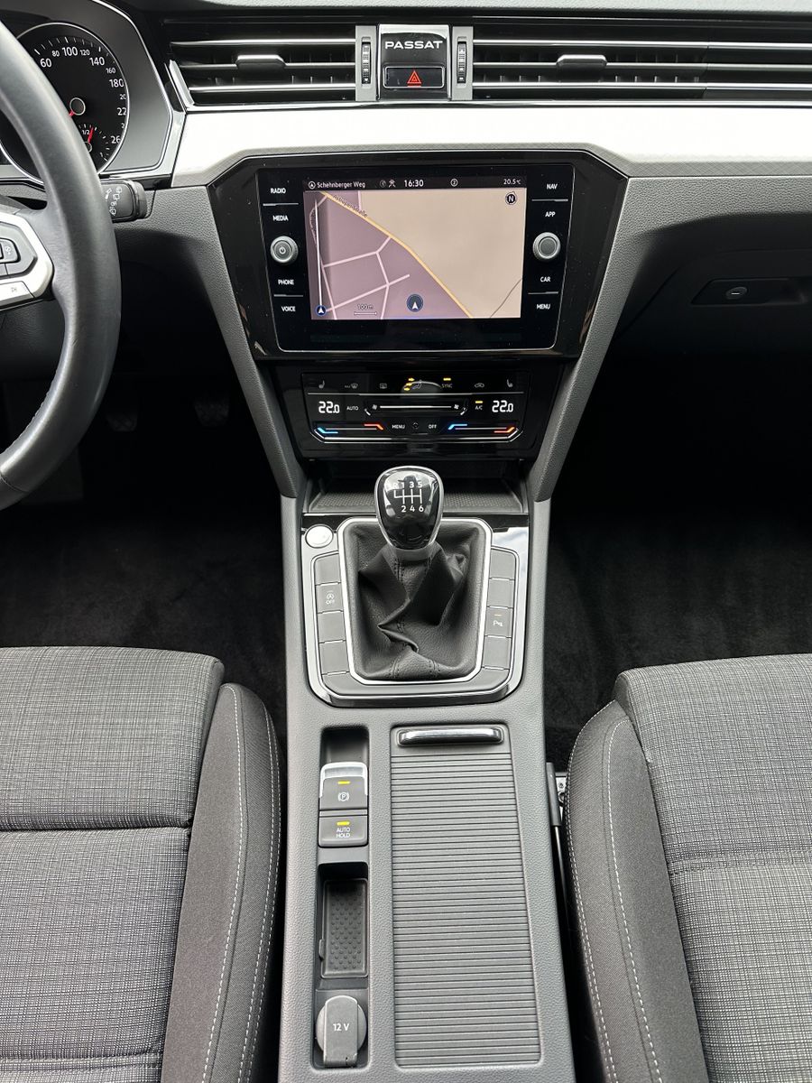 Fahrzeugabbildung Volkswagen Passat Variant 2.0 TDI Business NAV+LED+ACC+KAM
