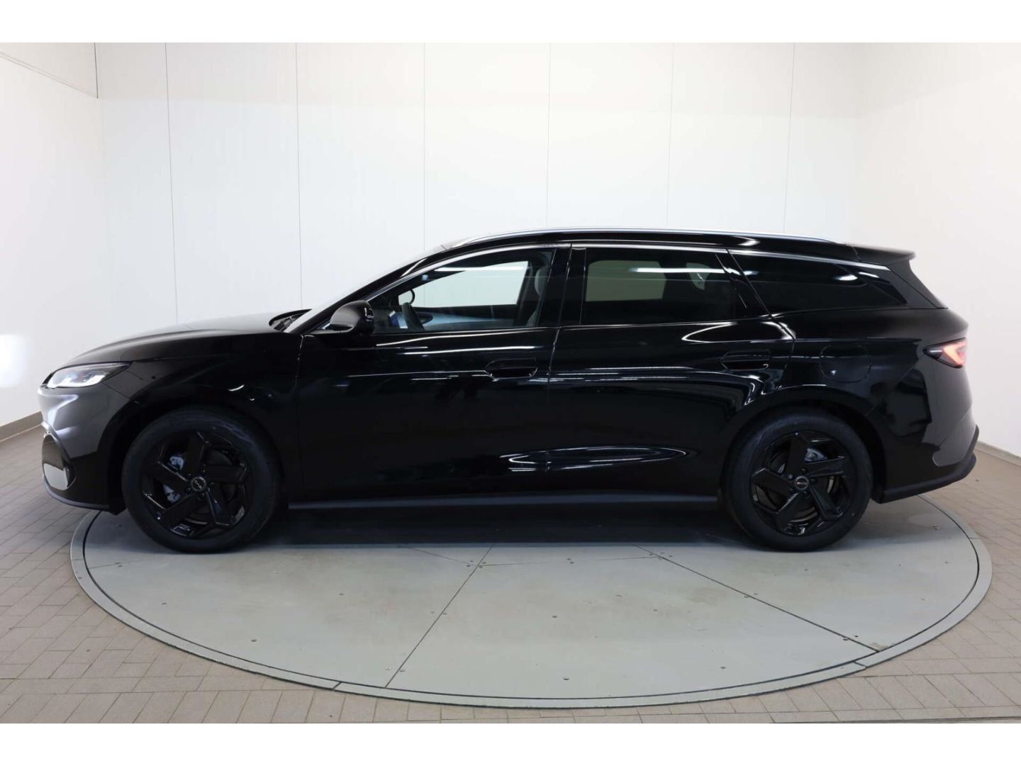 BYD SEAL 6