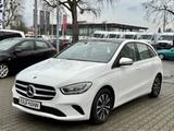 Mercedes-Benz B 200 d Style AHK-klappbar El. Panodach Navi Led - gebrauchte Mercedes-Benz B 200 aus dem Jahr 2021