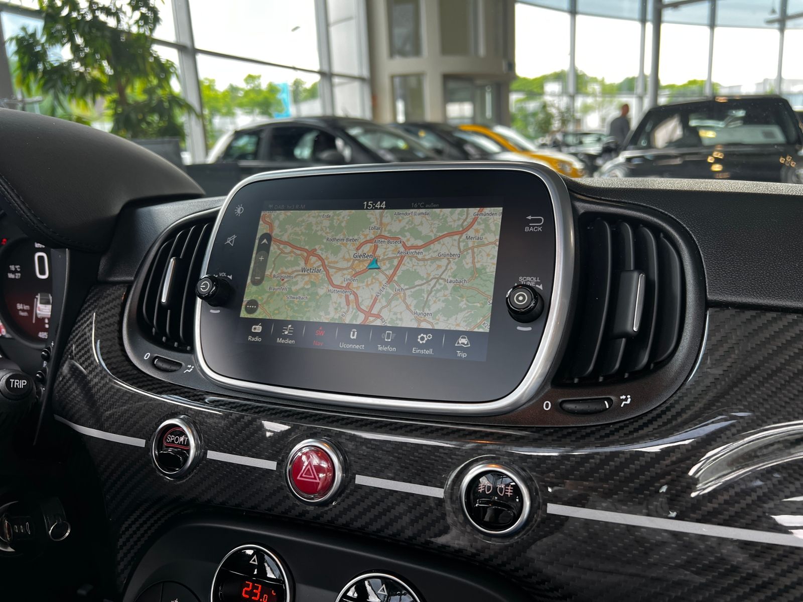 Fahrzeugabbildung Abarth 695 C Rivale 1.4 T-Jet NAVI