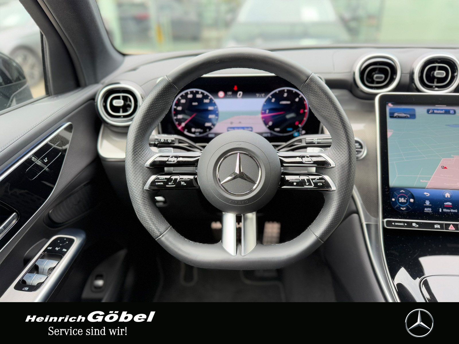 Fahrzeugabbildung Mercedes-Benz GLC 220 d 4M AMG*DISTRONIC*AHK*NIGHT-PAKET*KAMER