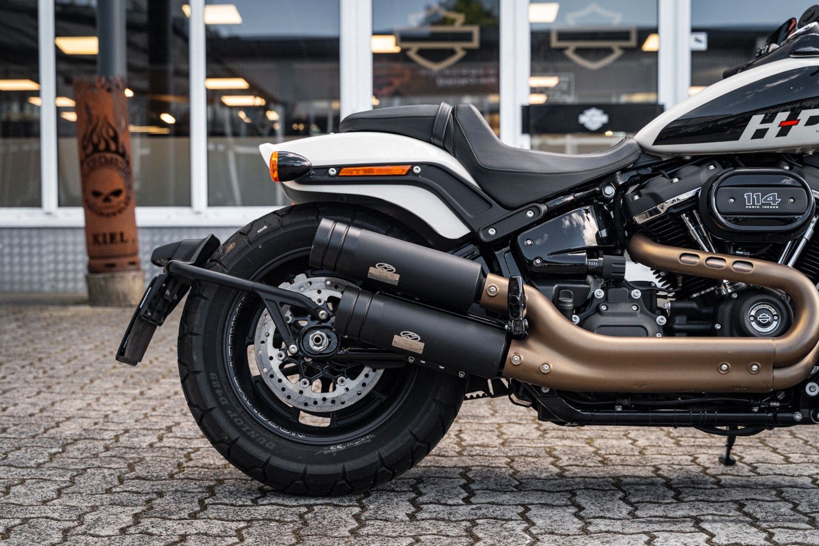Fahrzeugabbildung Harley-Davidson FAT BOB 114 cui SOFTAIL - JEKILL & HYDE