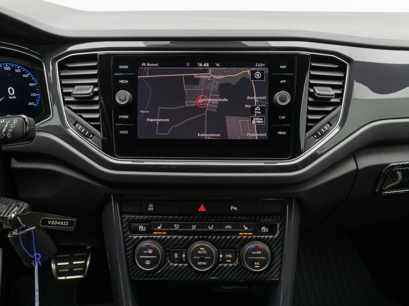 Fahrzeugabbildung Volkswagen T-Roc Sport 4Motion ACC Navi PDC AppleCar HiFi A
