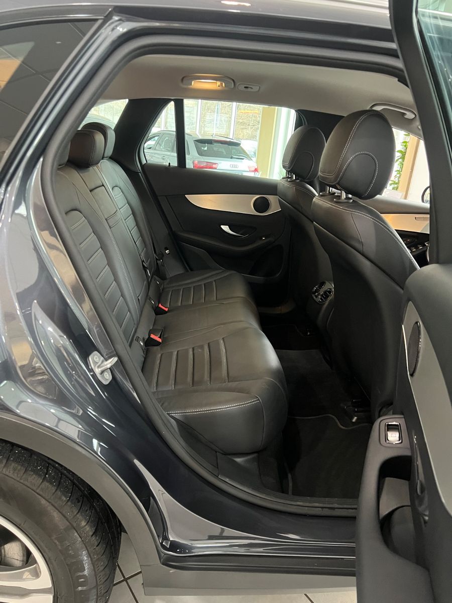 Fahrzeugabbildung Mercedes-Benz GLC 250 d 4Matic *LEDER*NAVI*SITZHEIZUNG*LED*