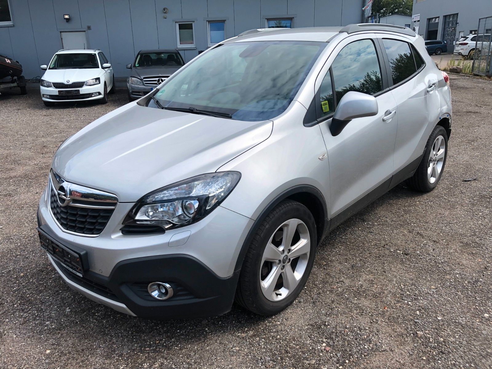 Fahrzeugabbildung Opel Mokka Edition leichter Schaden Fahrerseite