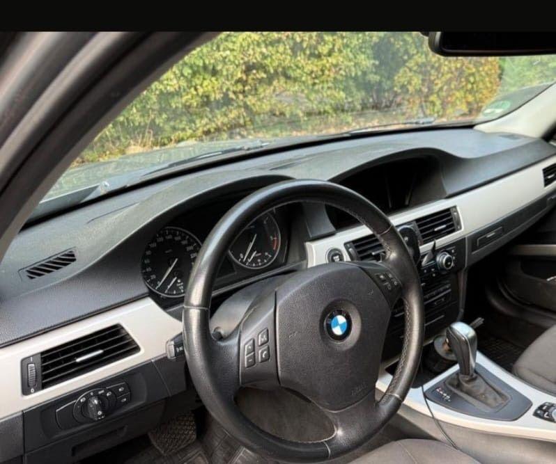 BMW 320 2010 — engine 163 HP (120kW)