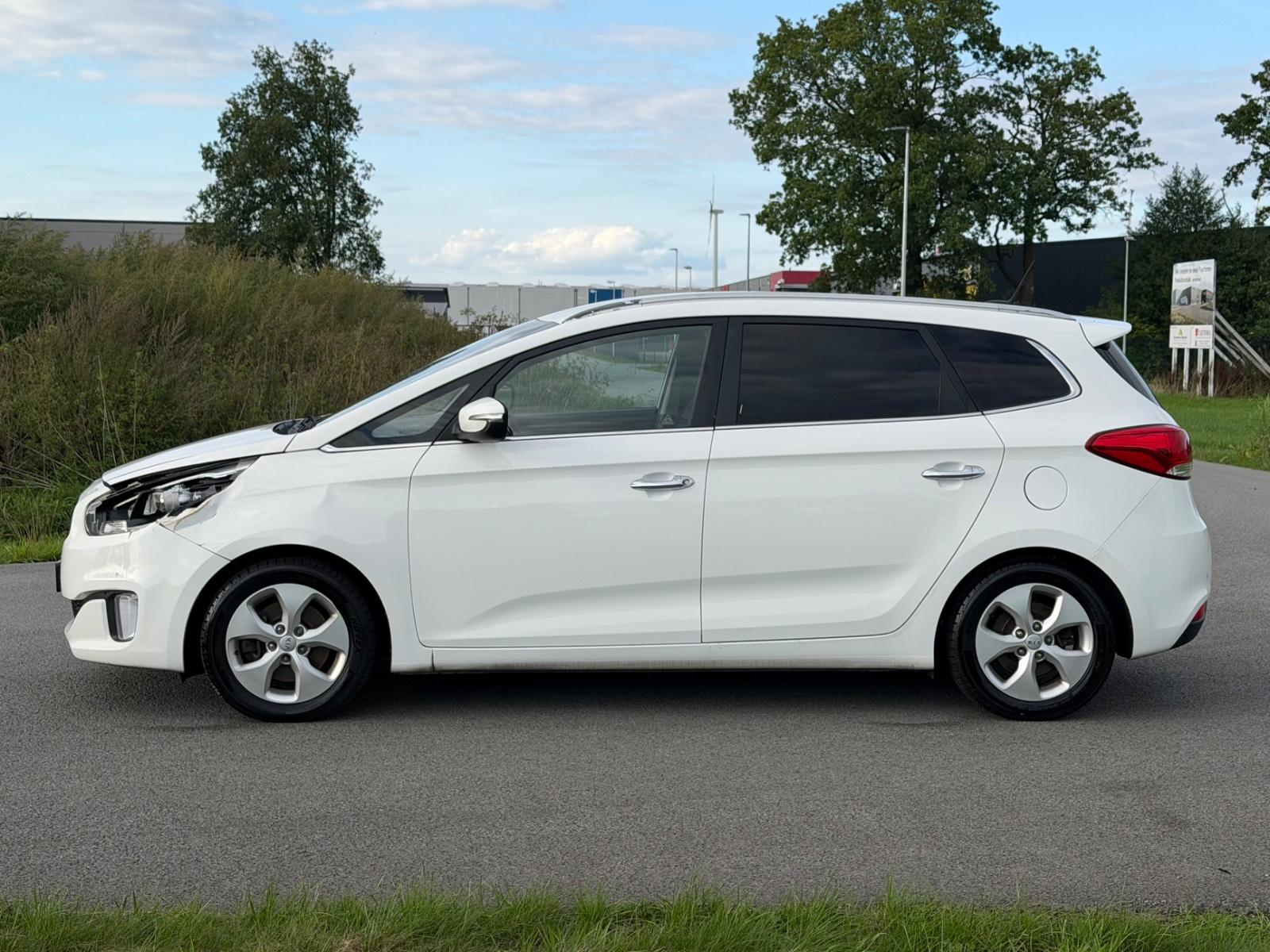 Kia Carens 2014 — photo 8