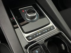 JAGUAR F-PACE R-Sport 4x4 PANO/ MERIVAN /1.HD / 81.tKM JAGUAR F-PACE R-Sport 4x4 PANO/ MERIVAN /1.HD / 81.tKM