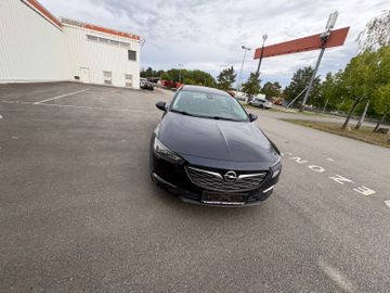 Opel Insignia - 1