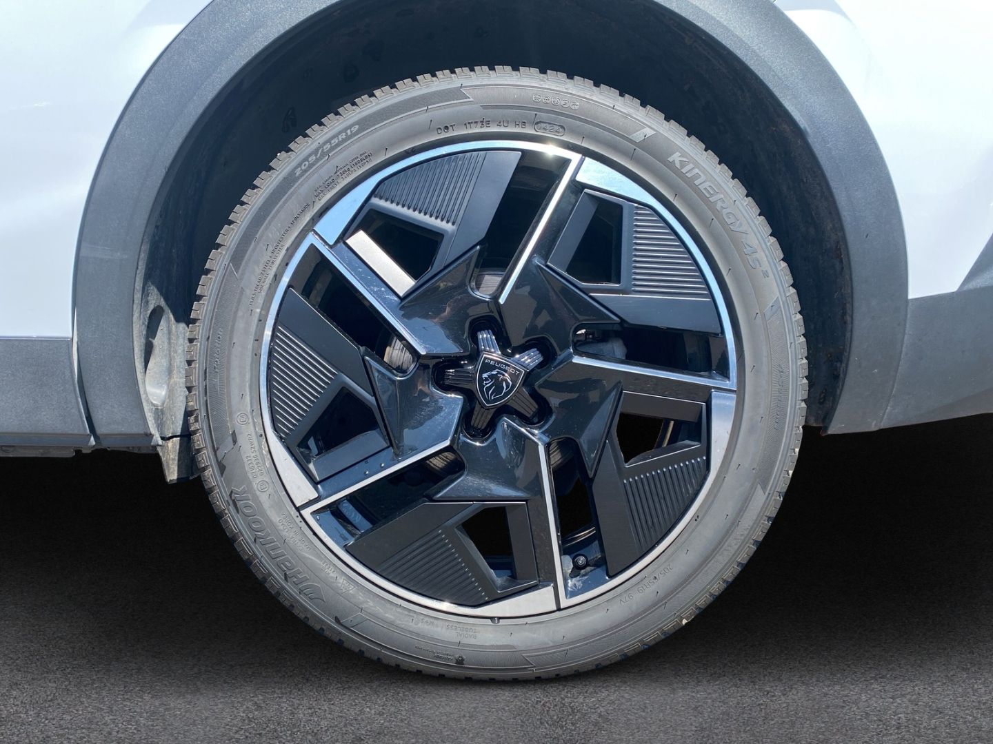 Fahrzeugabbildung Peugeot 408 GT 1.2 Puretech 130 EAT 8  *Premium- Paket*