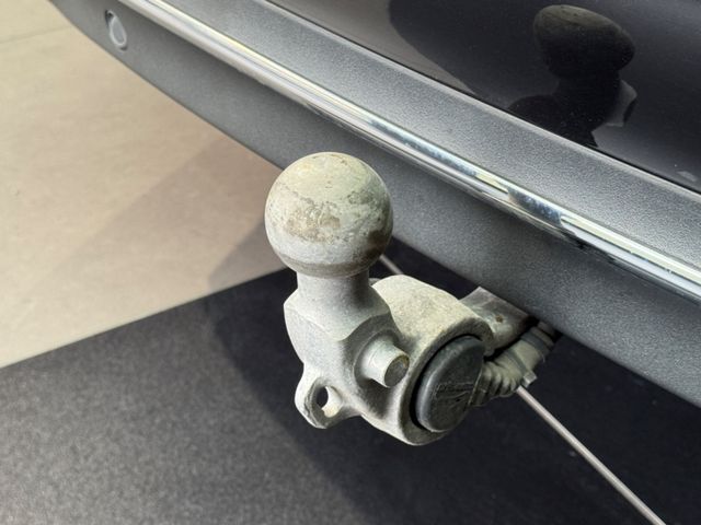 Mercedes-Benz E 200 T Avantgarde*ANHÄNGER*CAM*LED*NAVI*LEDER*