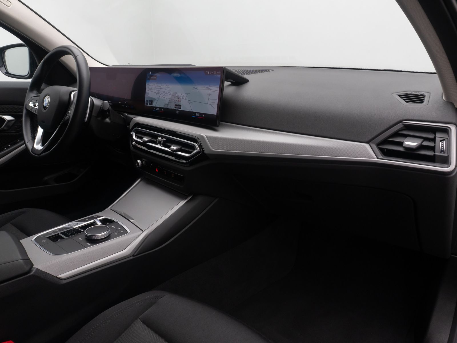 Fahrzeugabbildung BMW 320d HUD Sport Memory Kamera DAB Komfort DrivAss