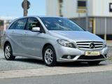 Mercedes-Benz B 200 CDI AUTOMATIK AHK KLIMA NAVI SHZ - Mercedes-Benz B 200 Gebrauchtwagen in Nürnberg