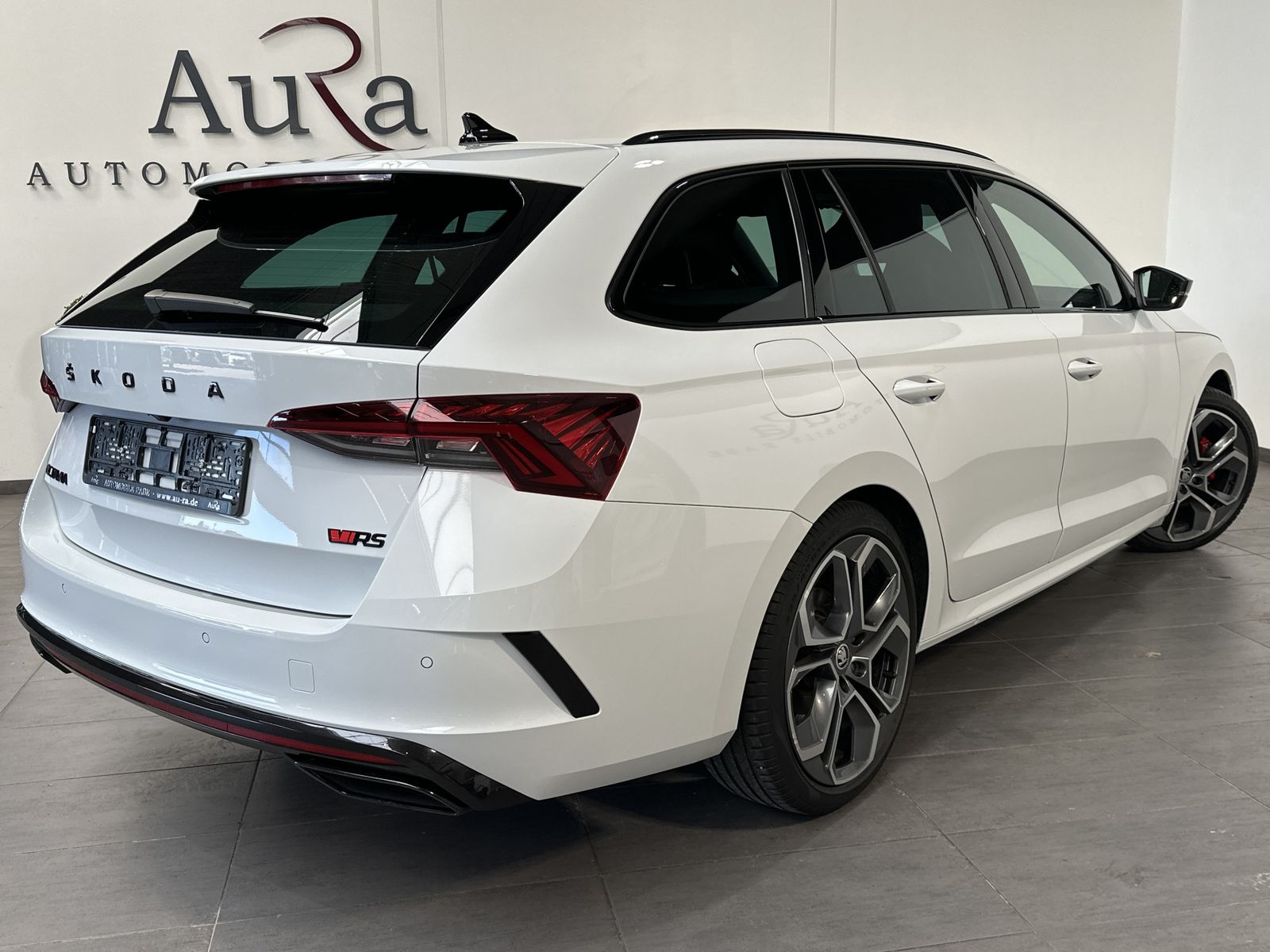 Fahrzeugabbildung SKODA Octavia Combi 2.0 TDI DSG RS 4x4 NAV+LED+HUD+ACC