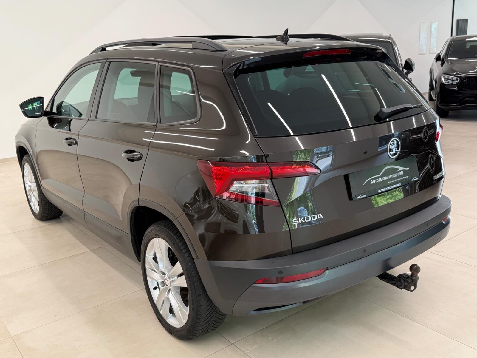Skoda Karoq 1.6 TDI  Style DSG PANO VIRTUAL TACHO AHK