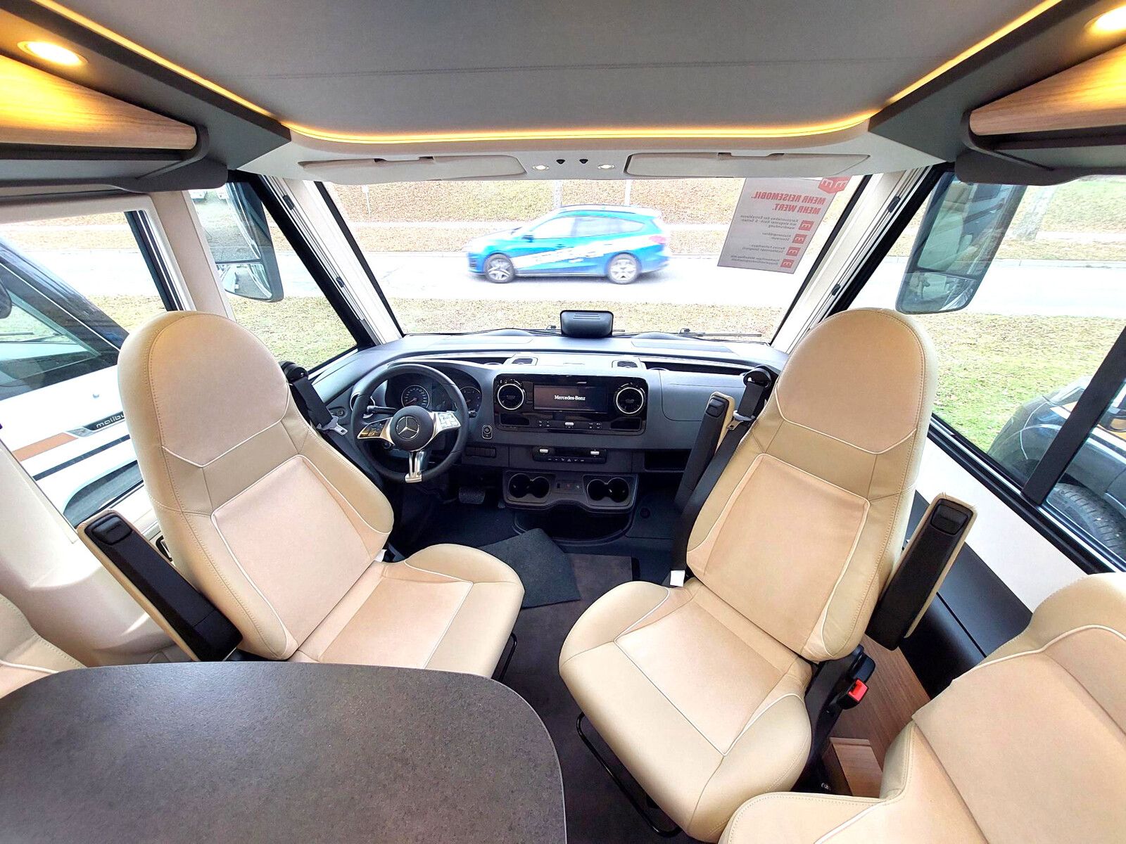 Fahrzeugabbildung Malibu I 470 RB LE K comfort Mercedes 2026 Assistenz