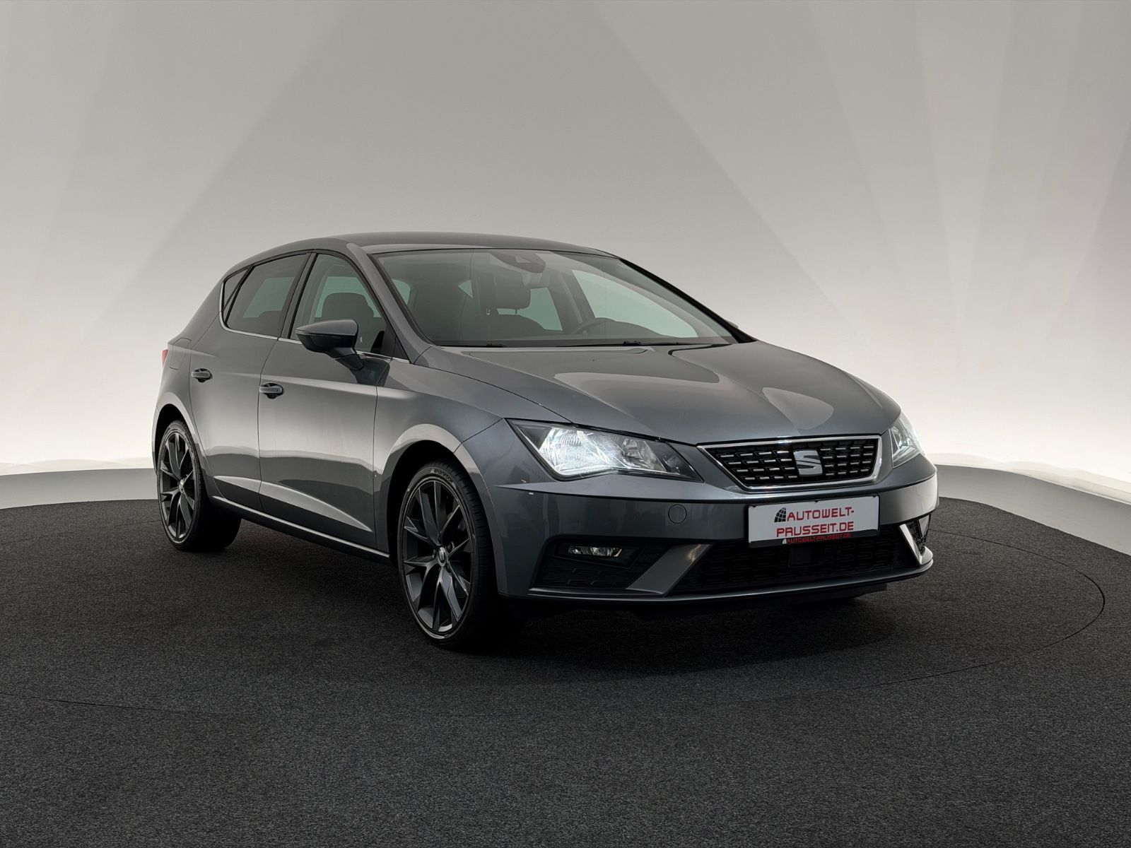 Gebrauchtwagen Seat Leon Leon 1.4 TSI*XCELLENCE*LED-AHK-TEMPO-PDC-2 KLIMA in Dirlos
