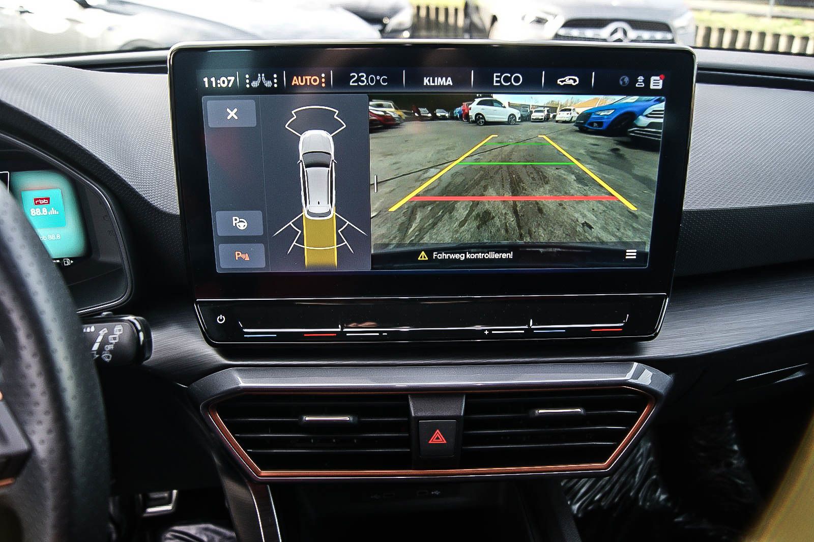 Fahrzeugabbildung CUPRA Leon Sportstourer e-HYBRID VIRTUAL ACC XL 1HAND