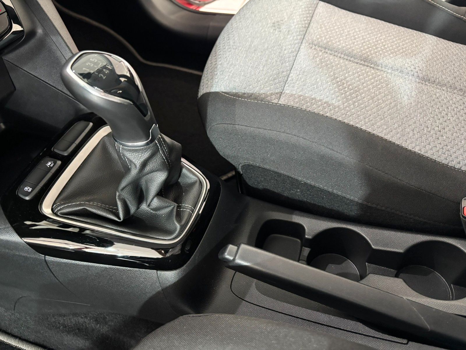 Fahrzeugabbildung Opel Corsa F 1.2 FACELIFT NAVI/LED/KAMERA/VIRTU./DAB+