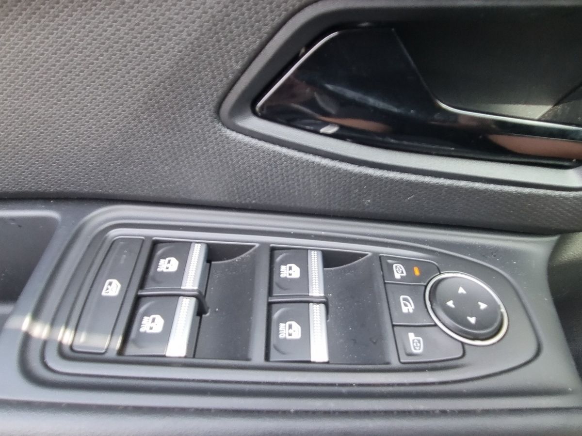 Fahrzeugabbildung Renault Clio Techno Full Hybrid E-Tech 160