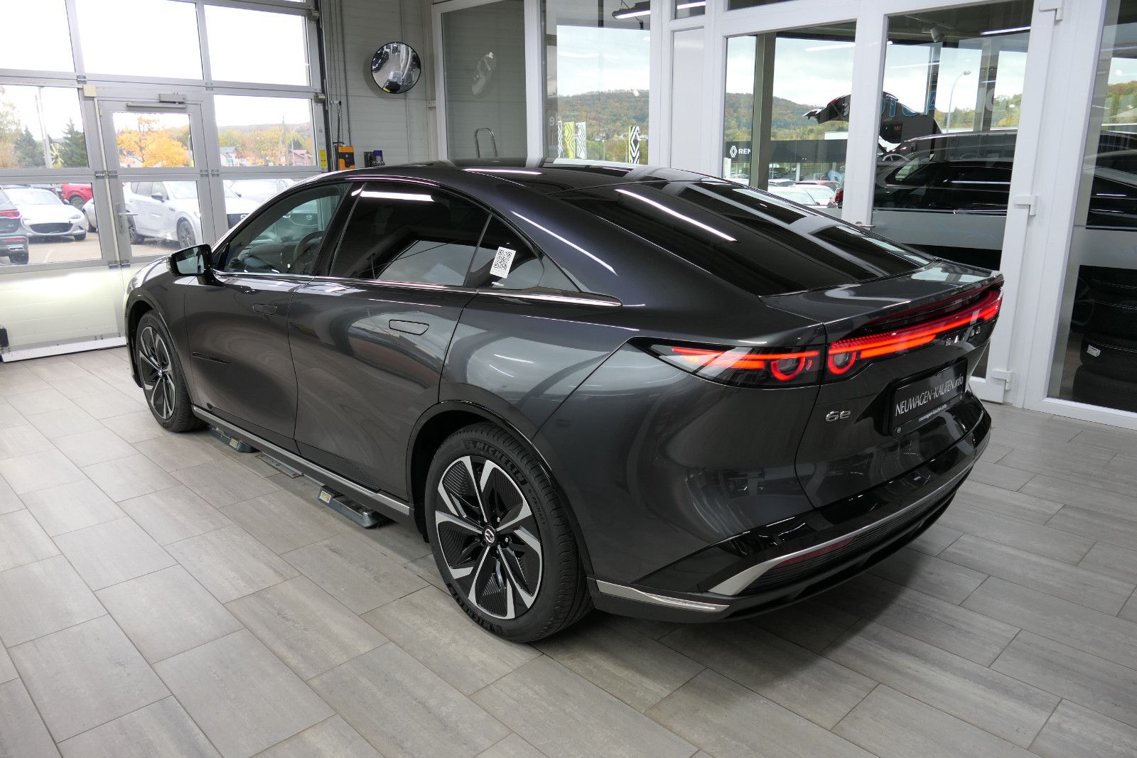 Mazda 6e EV Elektro 258 Takumi > Machine Gray imagem 3