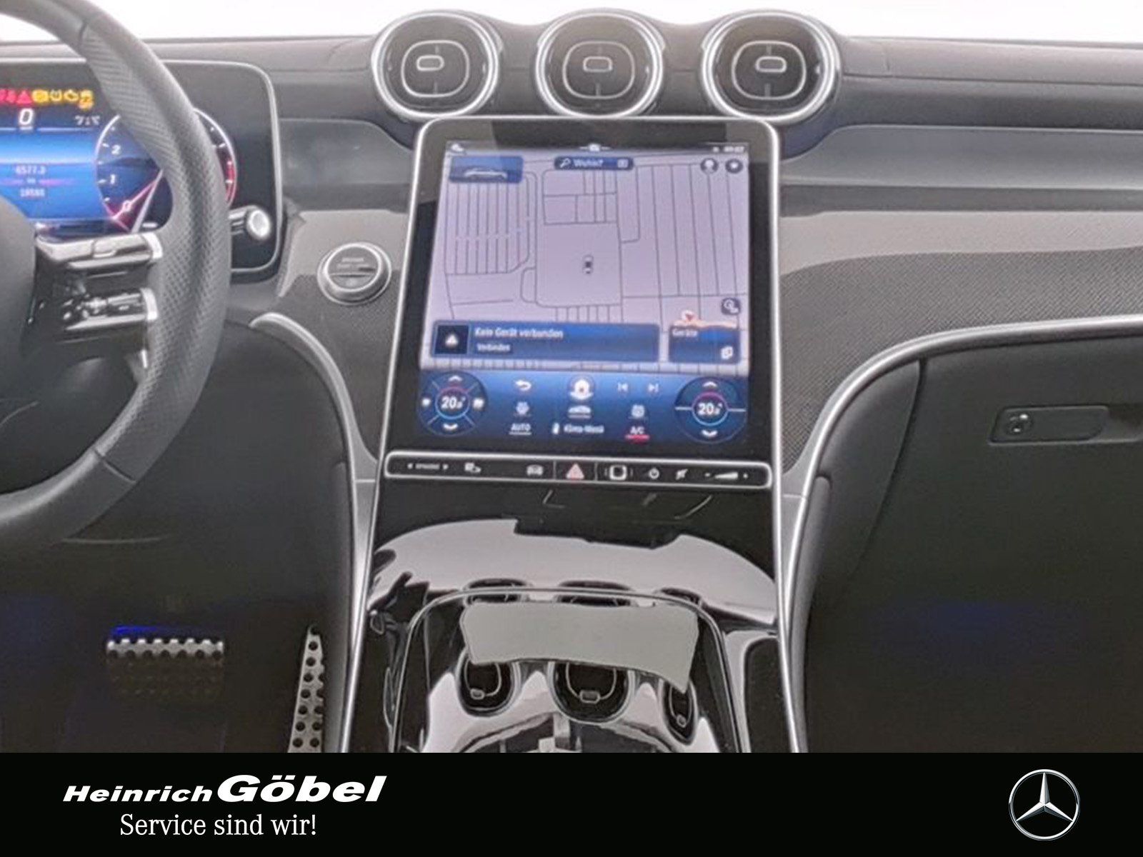 Fahrzeugabbildung Mercedes-Benz GLC 300 4M AMG+PANO+AHK+MEMORY+LED+TOTWINKEL