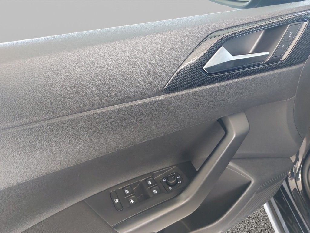 Fahrzeugabbildung Volkswagen Taigo 1.0 TSI Life Anschlußgarantie LED