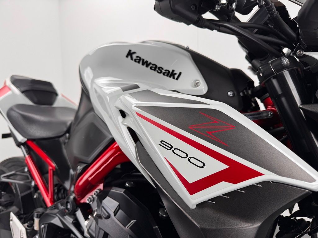 Fahrzeugabbildung Kawasaki Z900 *TOP-ZUSTAND *BODIS *KURZES HECK
