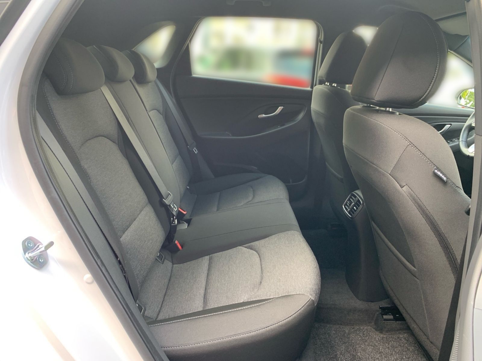 Fahrzeugabbildung Hyundai i30 1.0 T-GDI Connect & Go Navi LED