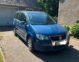 Volkswagen Touran 1.6, TÜV 04/2027 - Volkswagen Touran mit Benzin-Antrieb: Kleinbus, 2.0