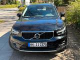 Volvo XC40 T5 AWD Momentum Geartronic Momentum - Volvo XC40 Gebrauchtwagen in Hamburg