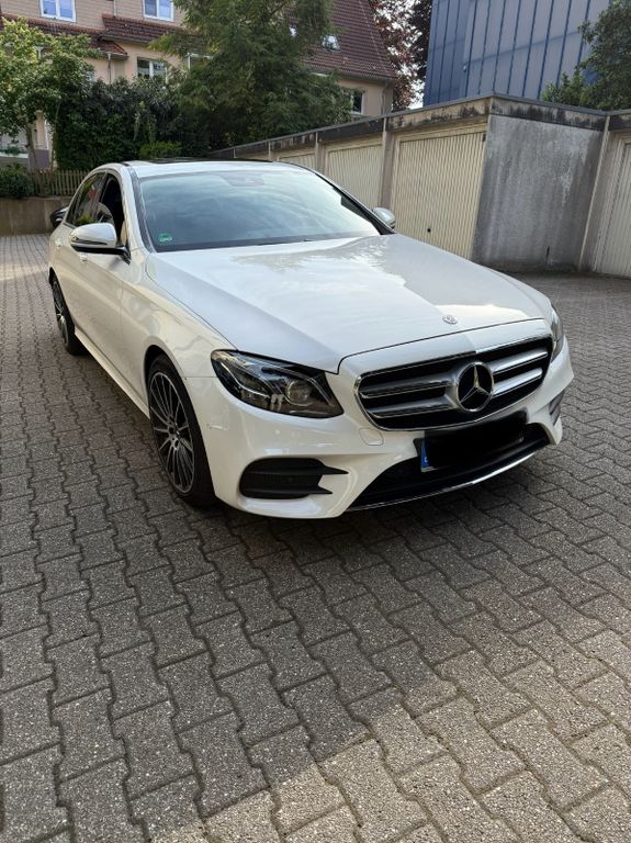 Image of Mercedes-Benz E 220