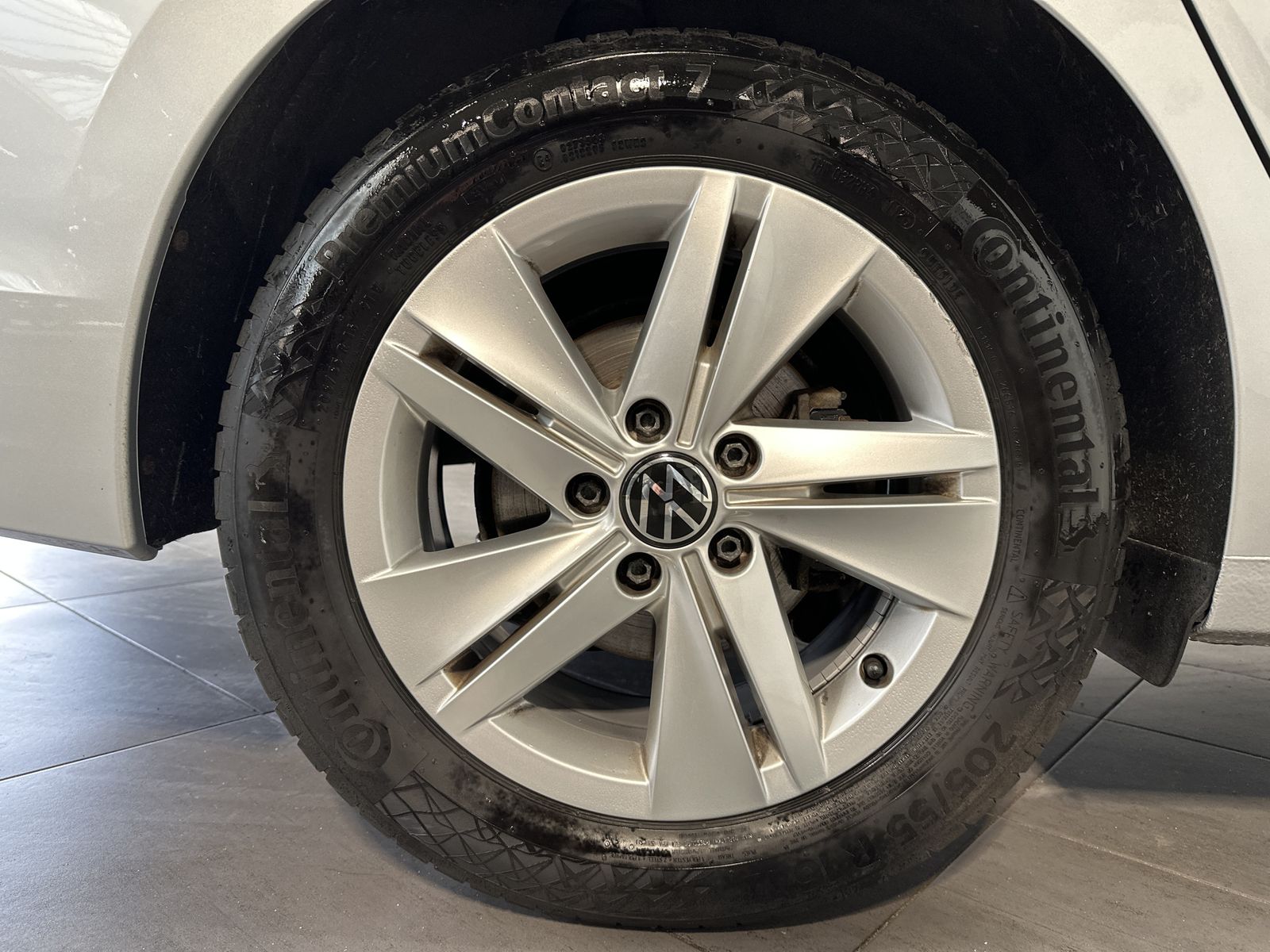 Fahrzeugabbildung Volkswagen Golf Variant 2.0 TDI DSG Life NAV+LED+KAM+AHK+VC