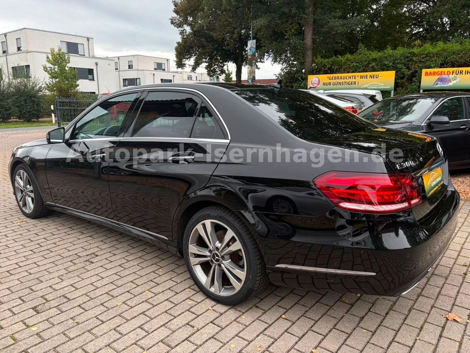 Mercedes-Benz E 300 Avantgarde*FL*Pano*Leder*4xSZH*Keyless*Xen