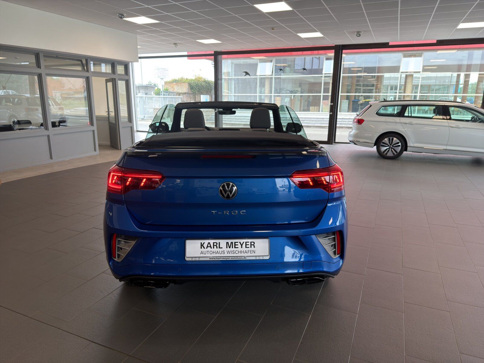 Fahrzeugabbildung Volkswagen T-Roc Cabriolet 1.5 TSI DSG R-Line ACC APP