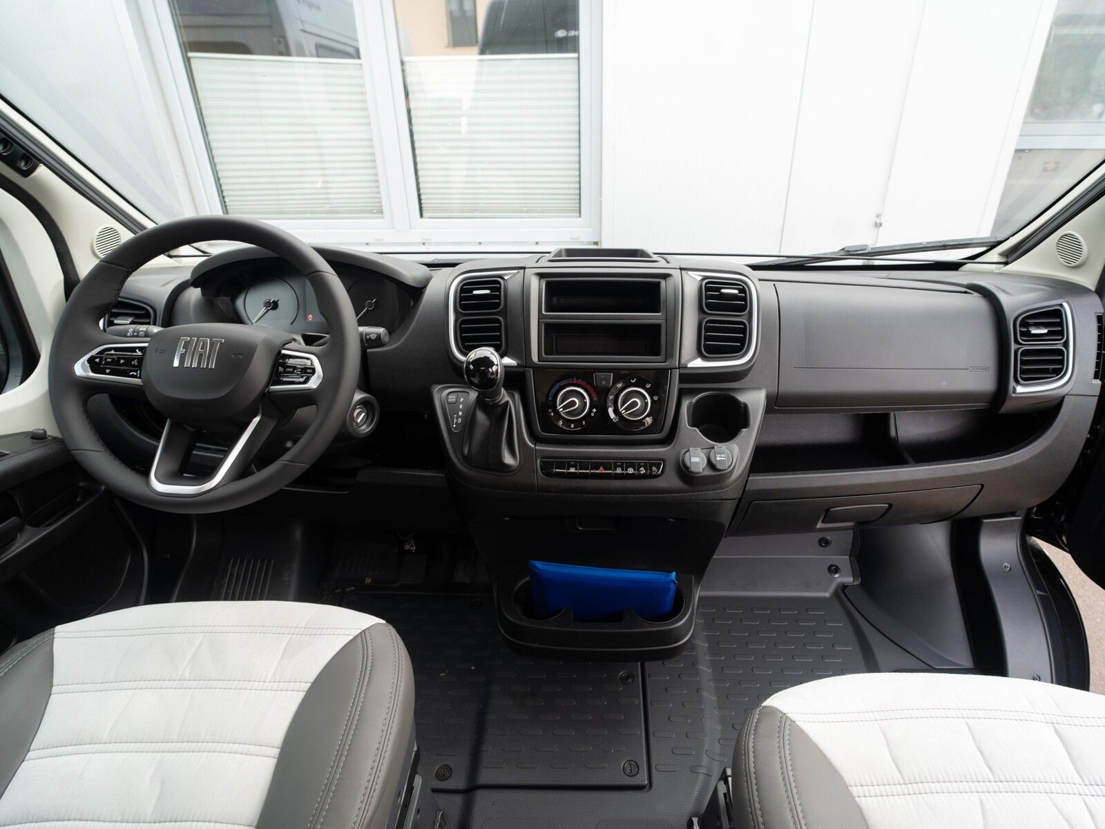 Fahrzeugabbildung Sunlight Adventure Cliff 600 Faltverdunkelung*Markise*uvm