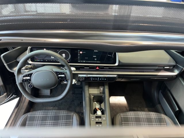 Fahrzeugabbildung Hyundai IONIQ 6 First Edition Elektro 4WD 77 Allrad HUD