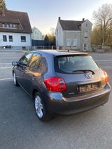 Toyota Auris 2.2 D-CAT D-CAT - Toyota Auris: D Cat