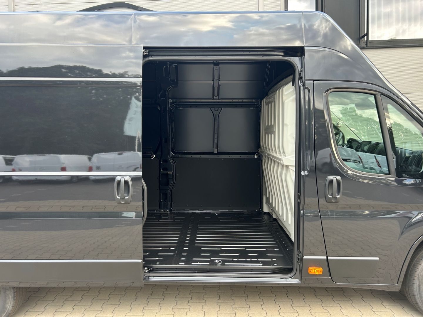 Fahrzeugabbildung Fiat Ducato H3 Kastenwagen 35 L4H3 180 Multijet Maxi