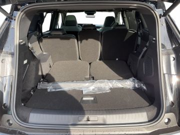 Peugeot 5008 GT 145 e-DSC6 KeyLess*360 KAM*ACC*PANO*