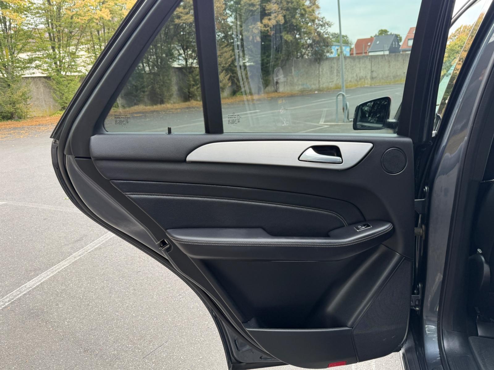 Mercedes-Benz ML 350 CDI BlueTec 4Matic*Panorama*20Zoll*Top*