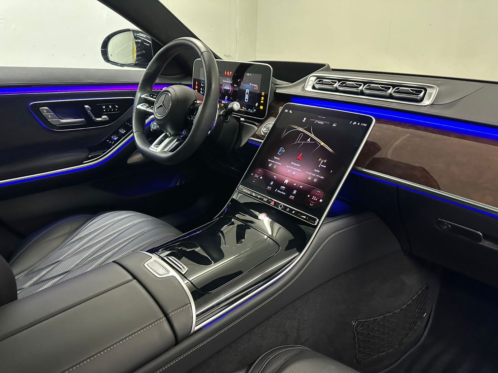 Fahrzeugabbildung Mercedes-Benz S 63 E Performance L *PANORAMA*FONDENTERTAINMENT