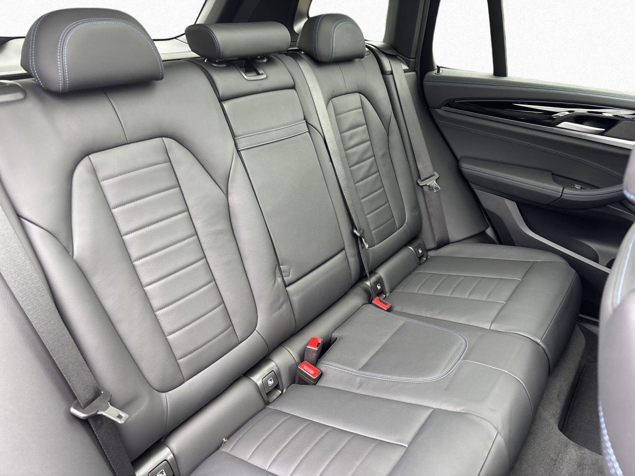 BMW iX3 - Bild 16