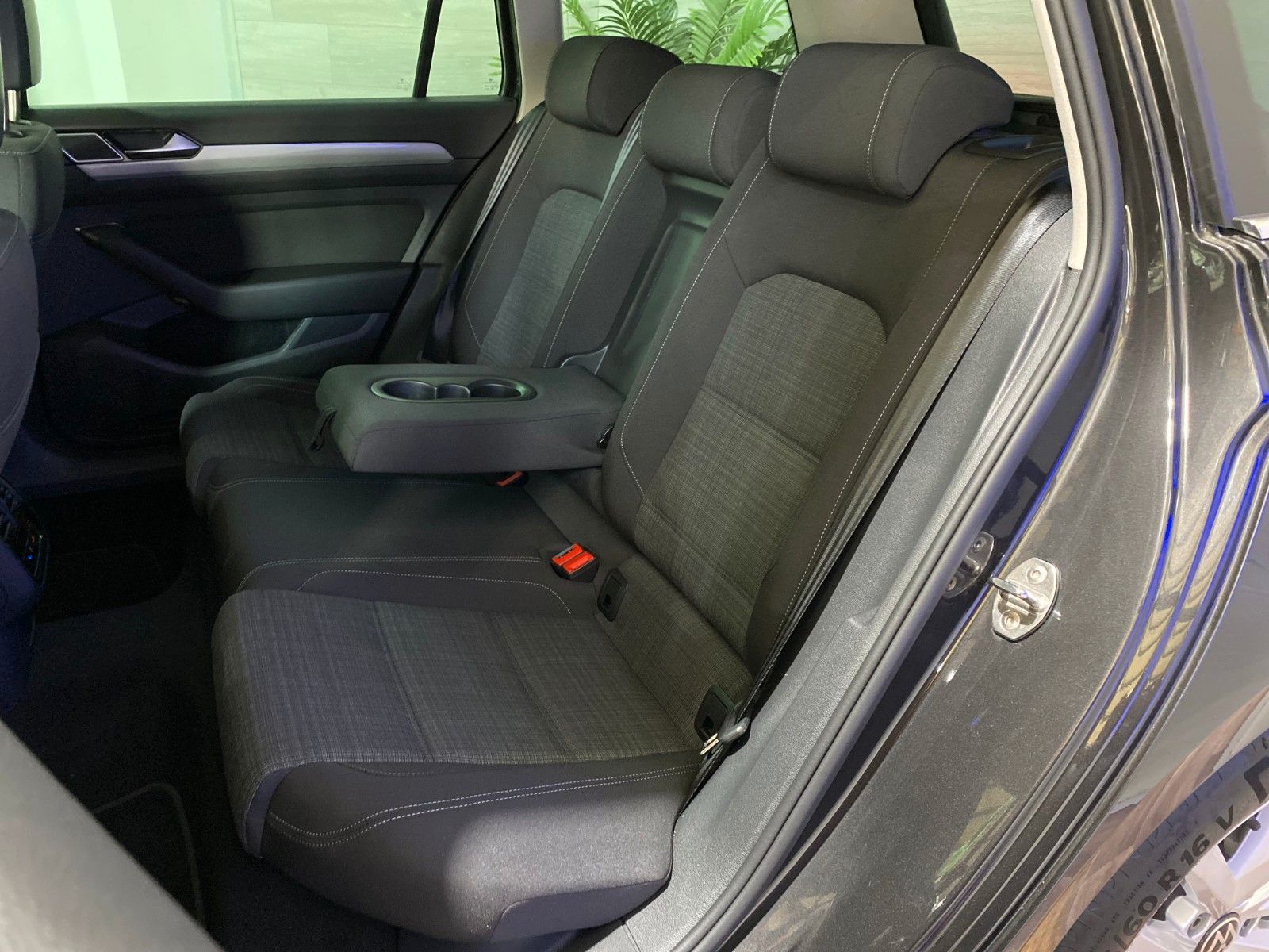 Fahrzeugabbildung Volkswagen Passat Variant Business 2,0TDI *LED*NAVI *ASSIST