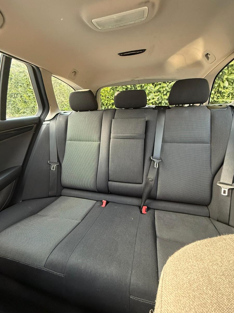 Mercedes-Benz C200 2011 — photo 9