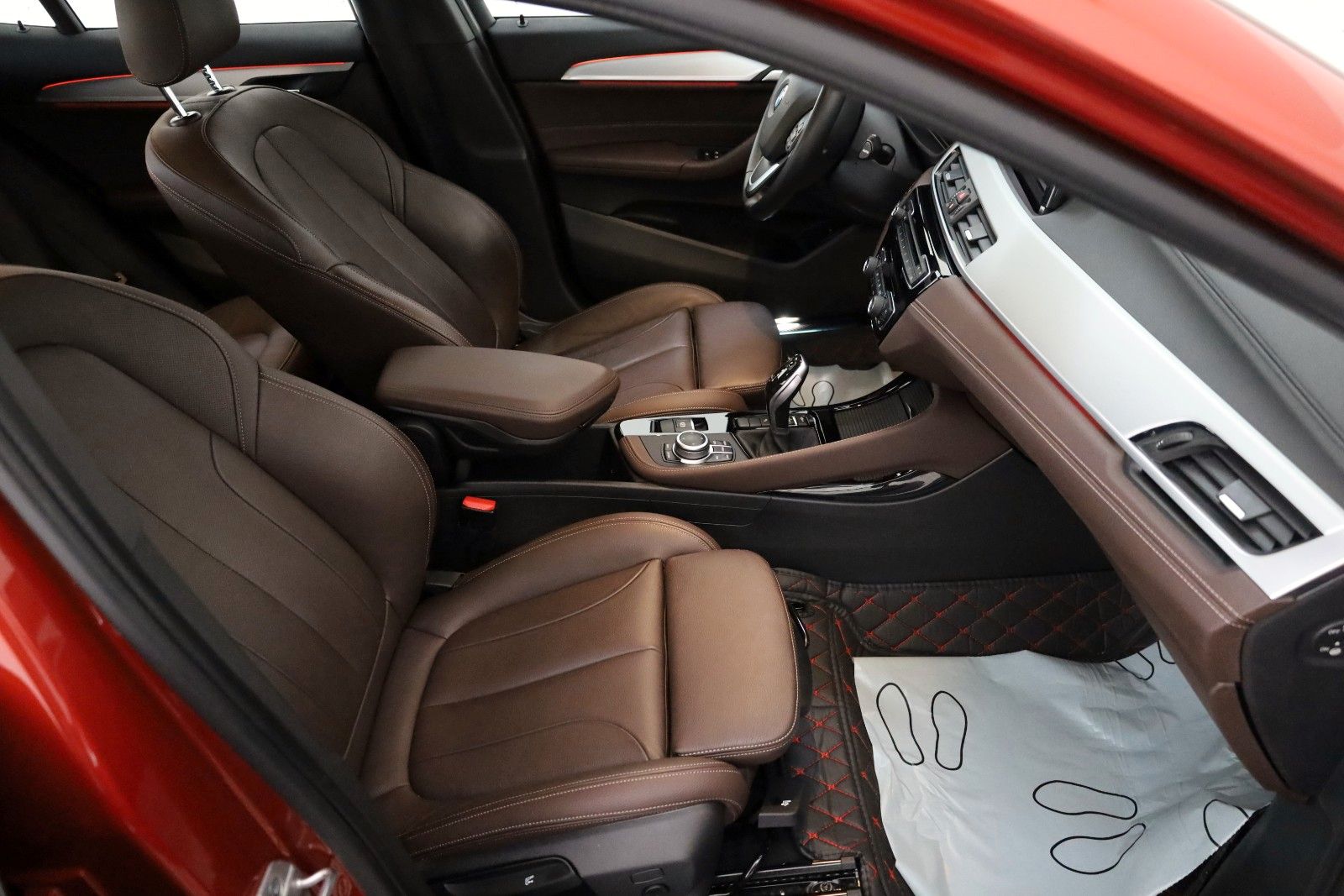 Fahrzeugabbildung BMW X2 sDrive 20 i Advantage Plus,Navi,Kamera,AHK+WR