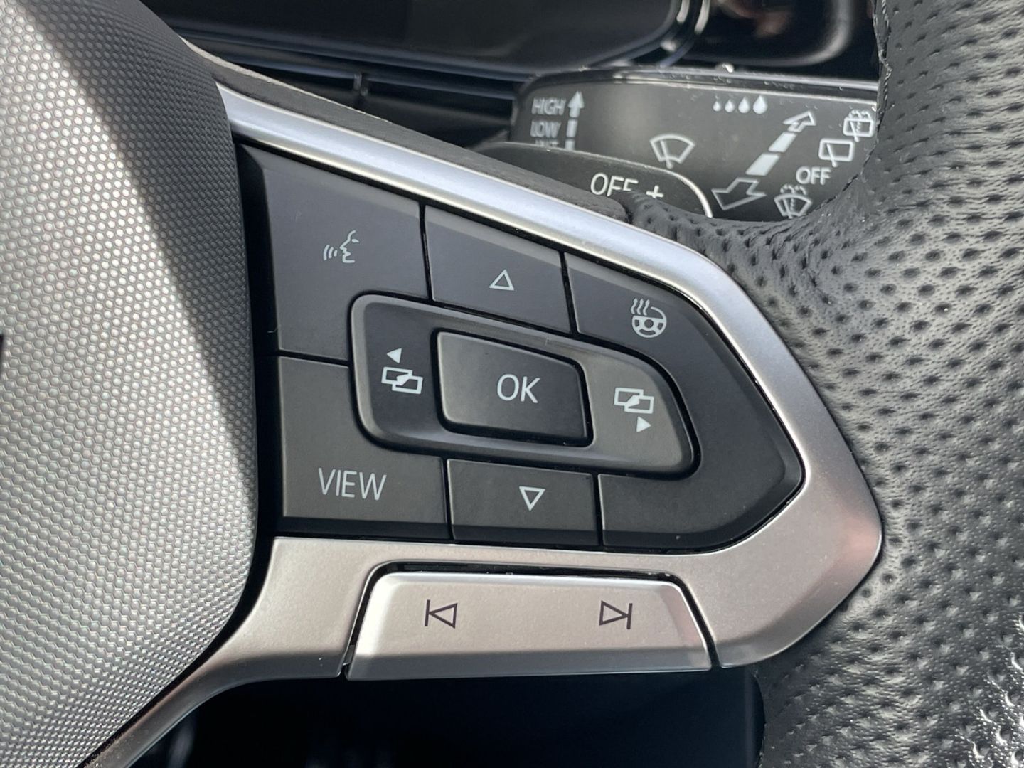 T-Roc 1.5 TSI DSG R-Line Kamera/Matrix/Keyless/A