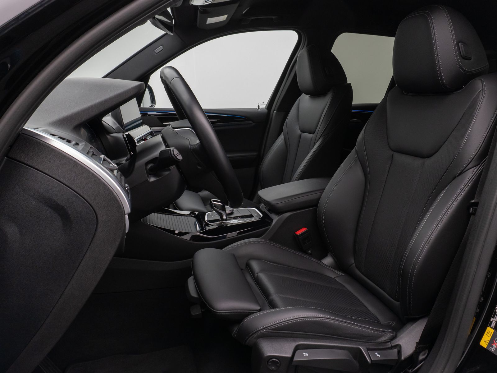 Fahrzeugabbildung BMW X3 xD30e Laser Kamera HUD DAB AHK Komfort 19Zoll