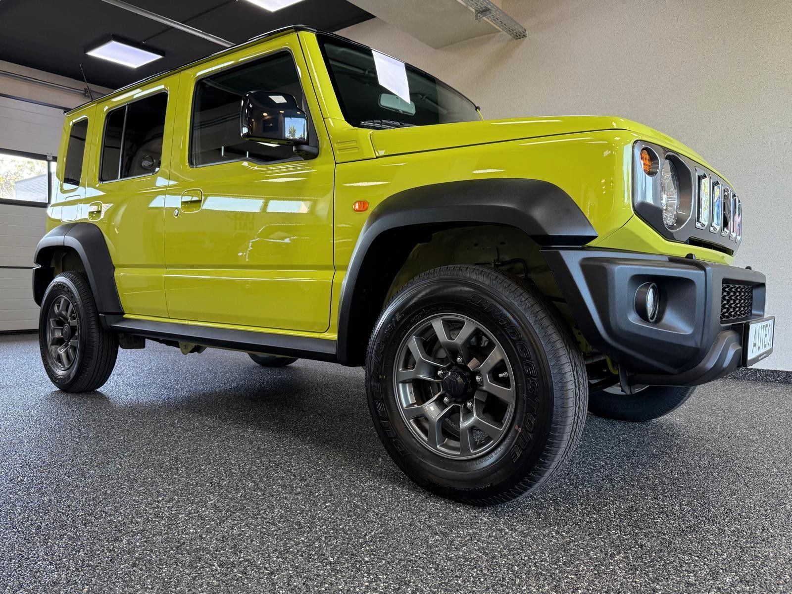 Fahrzeugabbildung Suzuki Jimmy GLX 4-TÜRER AUTOMATIK